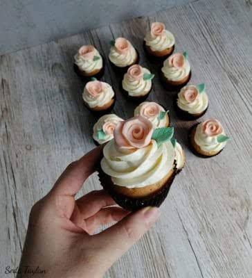 Cicekli-Kremali-Cupcake