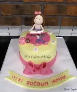 Kitap Okuyan Kız